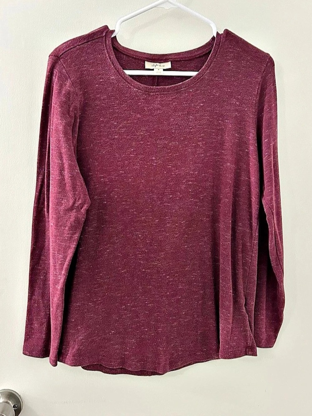 Style & Co Long Sleeve Top in Burgundy Size Medium